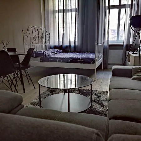 Ruska Street - Old Town Apartment